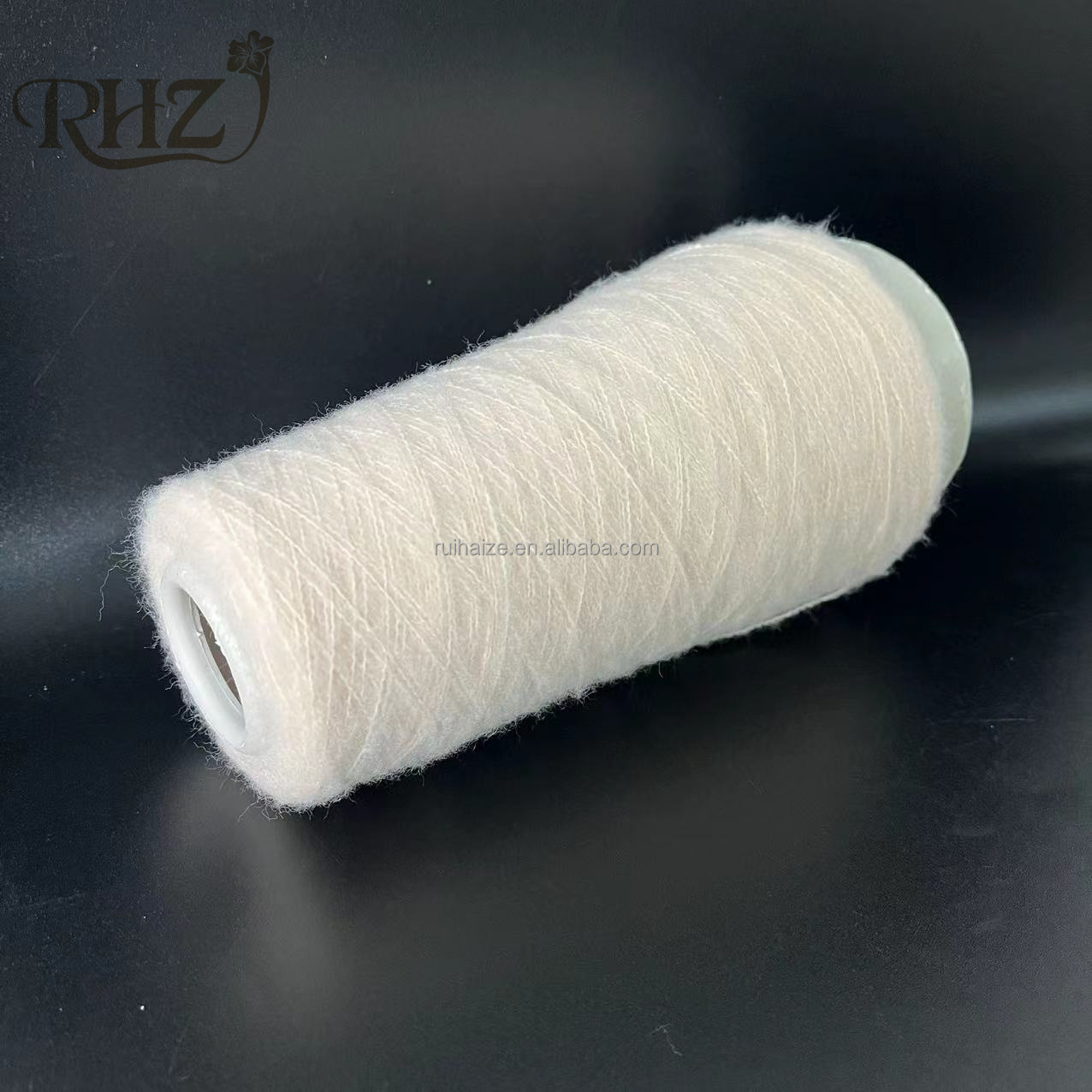 غزل نسج البوليستر: مادة متعددة الاستخدامات تعمل على تشغيل المنسوجات الحديثة
